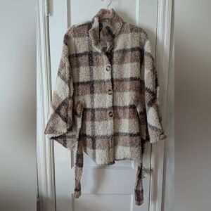 NWT Faux Sherpa Capelet